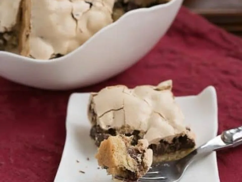 Chocolate Chip Bars with Crispy Meringue Top