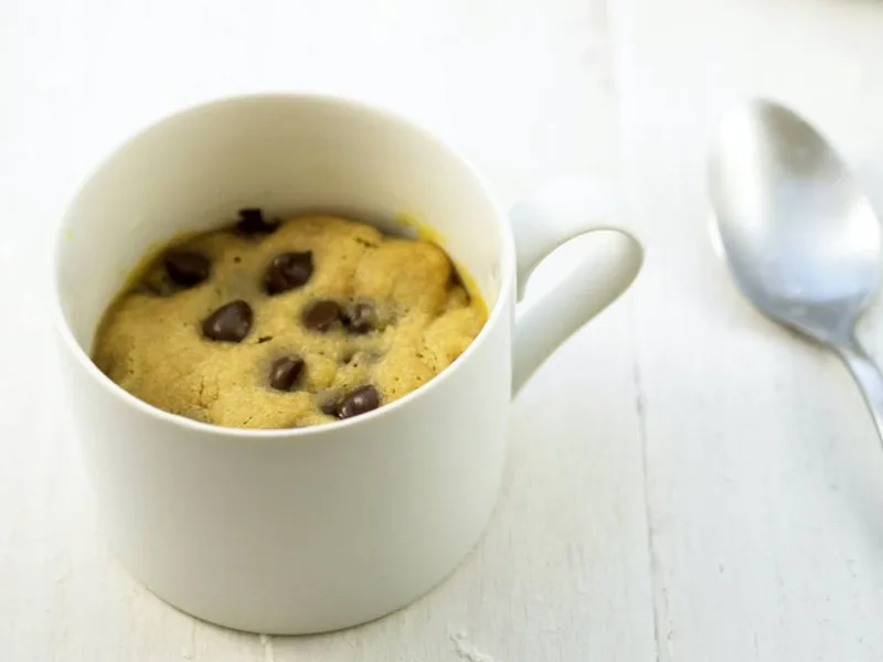 Microwave Peanut Butter Chocolate Chip Mug Cookie