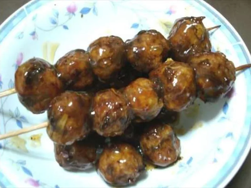 Pan-Fried Meatballs in Soy-Tomato Gravy