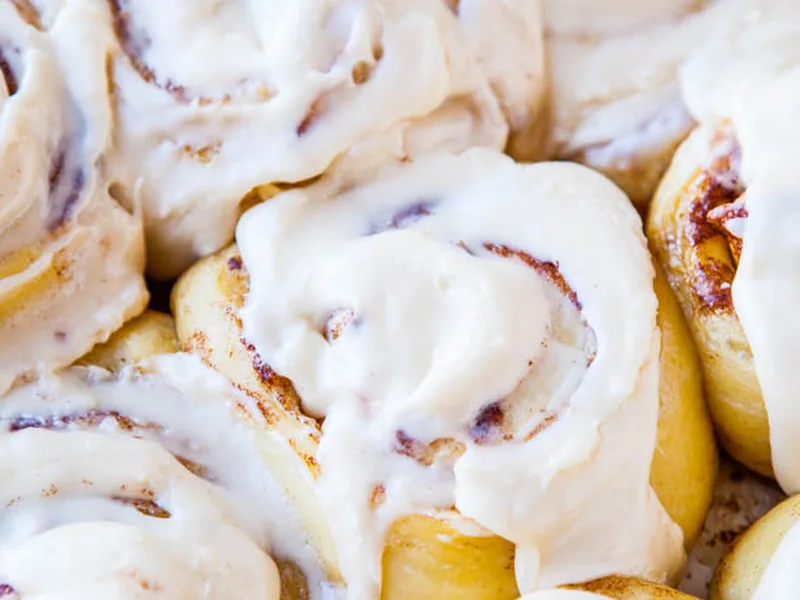 Overnight Soft Cinnamon Rolls with Cream Cheese Frosting