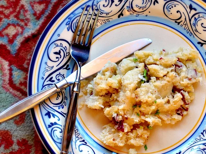 Cauliflower Mashed Potatoes with Chives