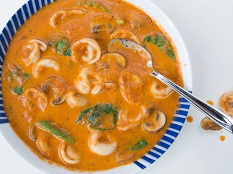Creamy Tomato Tortellini Soup with Mushrooms and Spinach