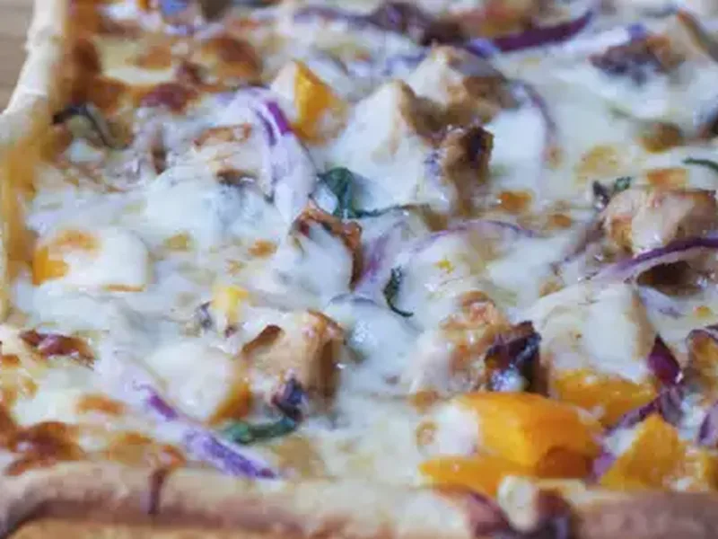 Grilled Bourbon-Chicken Pizza with Chipotle Barbecue Sauce