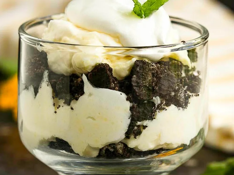 No-Bake Oreo Cream Cheese Pudding Trifle with Cool Whip
