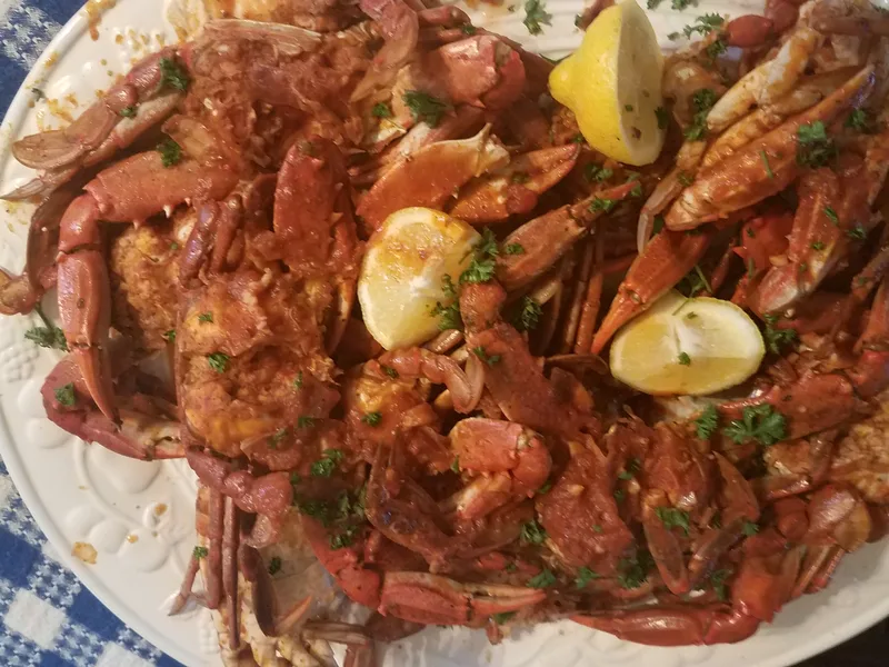 Jersey Shore Garlic Crabs with Tomato Wine Sauce