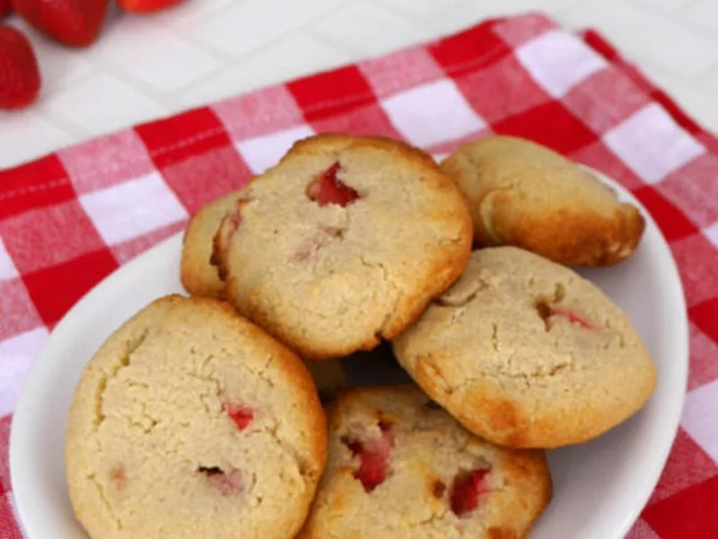 Low Carb Strawberry Almond Cookies