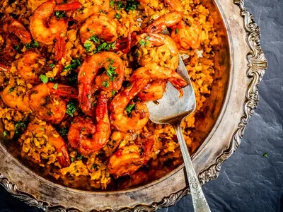 Low-Carb Shrimp Meygoo Polo with Cauliflower Rice