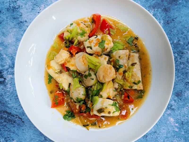 White Seafood Stew with Cream and Mixed Shellfish