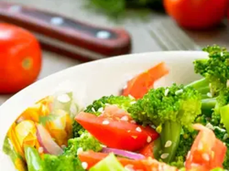 Gluten-Free Tomato and Broccoli Salad