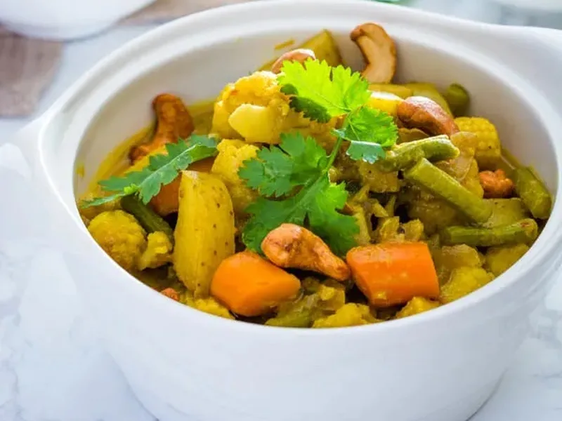 Vegetarian Thai Yellow Curry with Cashews