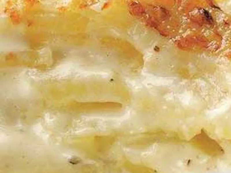 Creamy Potato Bake with Garlic and Cheese
