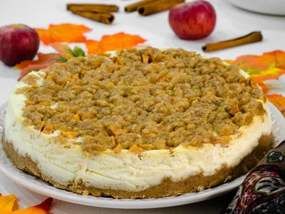 Apple Cheesecake with Crumble Topping