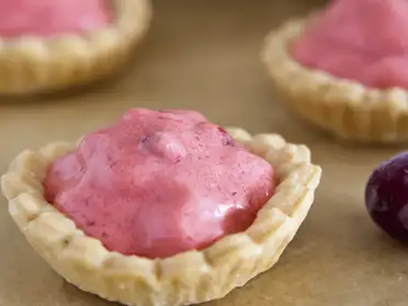Creamy Cranberry Mini Pies with Gelatin Filling