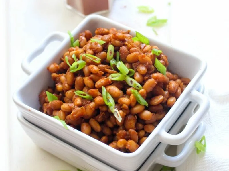 Homemade Baked Beans with Molasses and Tomato