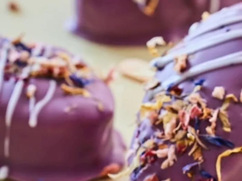 Lemon Curd Vanilla Cake Pops with Chocolate