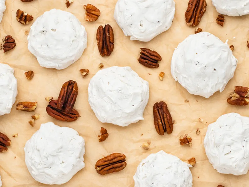 Southern Divinity Candy with Pecans and Vanilla