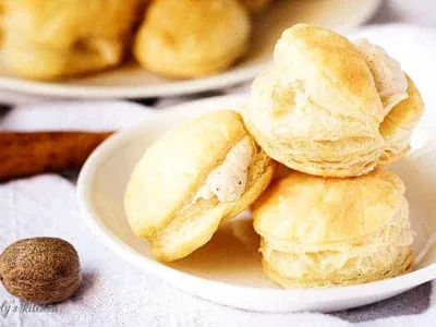 Pumpkin Spice Cream Puffs