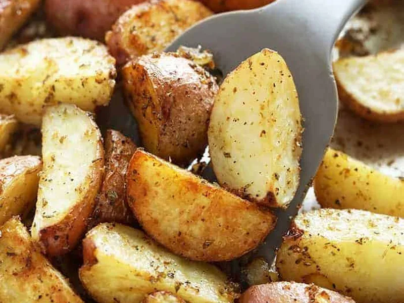 Easy Roasted Red Potatoes with Garlic and Oregano