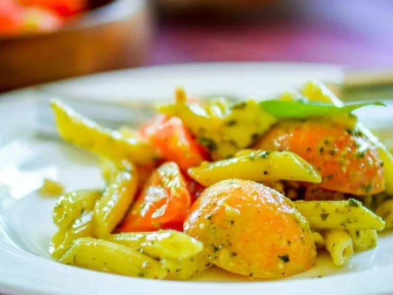 Mezze Penne Caprese Salad with Basil Pesto Vinaigrette