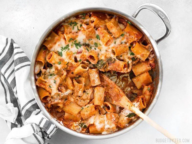 Cheesy Rigatoni Skillet with Mushrooms and Spinach