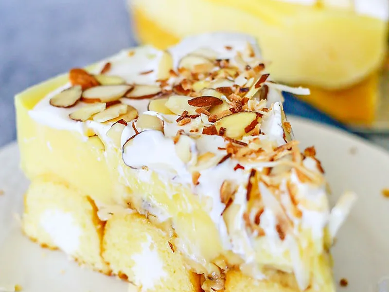 No-Bake Twinkies Banana Cream Pie with Toasted Coconut