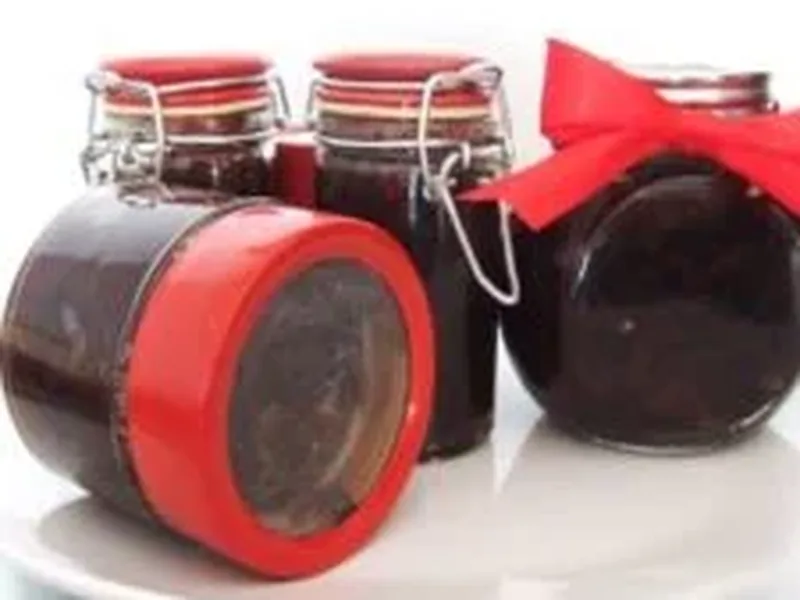 Caramelised Red Onion Chutney with Balsamic and Brown Sugar