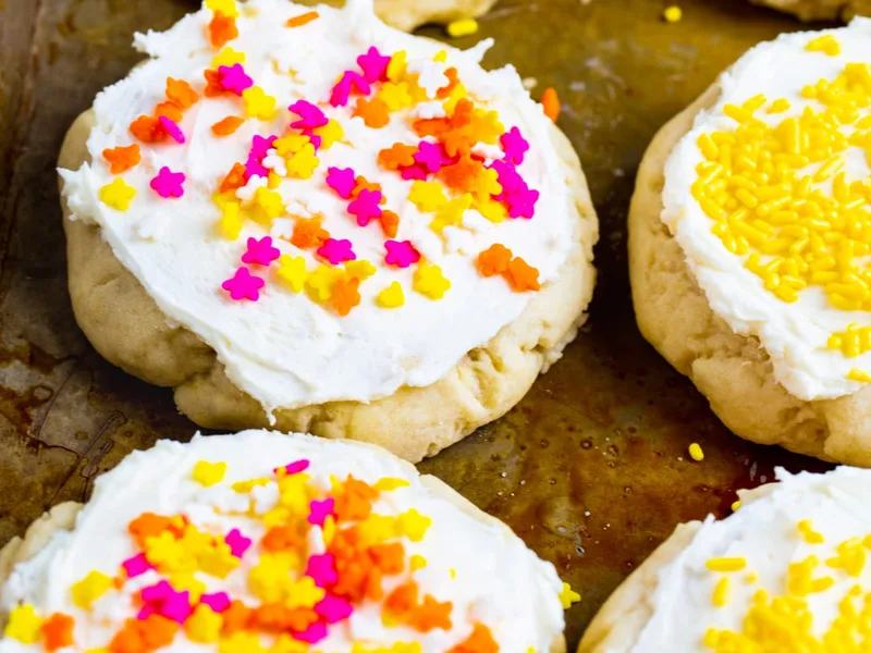 Soft Lofthouse-Style Sugar Cookies with Vanilla Frosting
