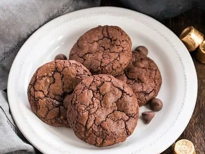 Chocolate Rolo Brownie Cookies with Melted Caramel Centers