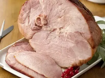 Sweet and Spicy Glazed Ham with Maple and Warm Spices