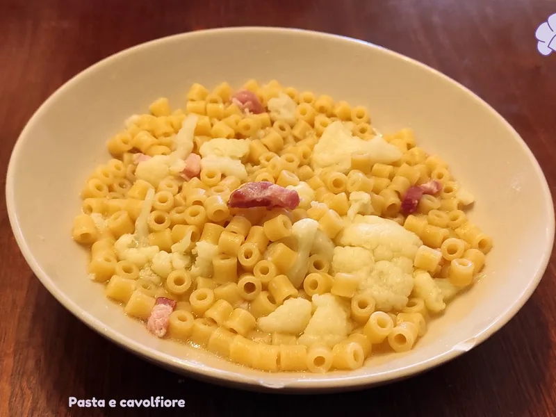 Pasta e Cavolfiore con Pancetta Croccante