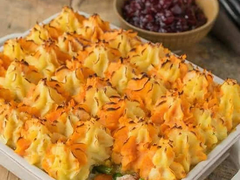 Thanksgiving Leftover Turkey Shepherd's Pie with Stuffing