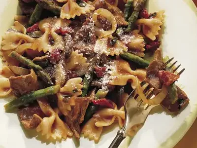 Beef and Bow Tie Pasta with Asparagus and Sun-Dried Tomatoes
