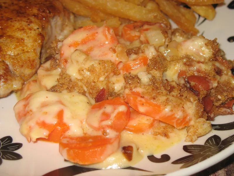 Baked Carrots with Swiss Cheese, Bacon and Breadcrumb Topping