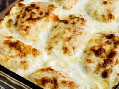 Creamy Baked Chicken Cordon Bleu with Parmesan Crust