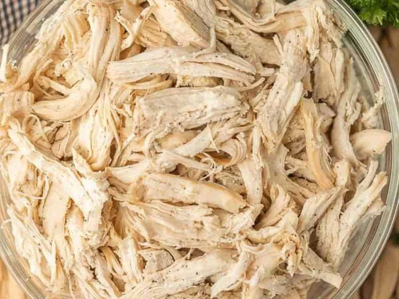 Simple Boiled Chicken Breasts in Seasoned Broth