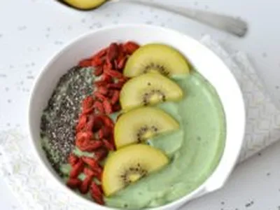 Kiwi Avocado Smoothie Bowl with Spirulina