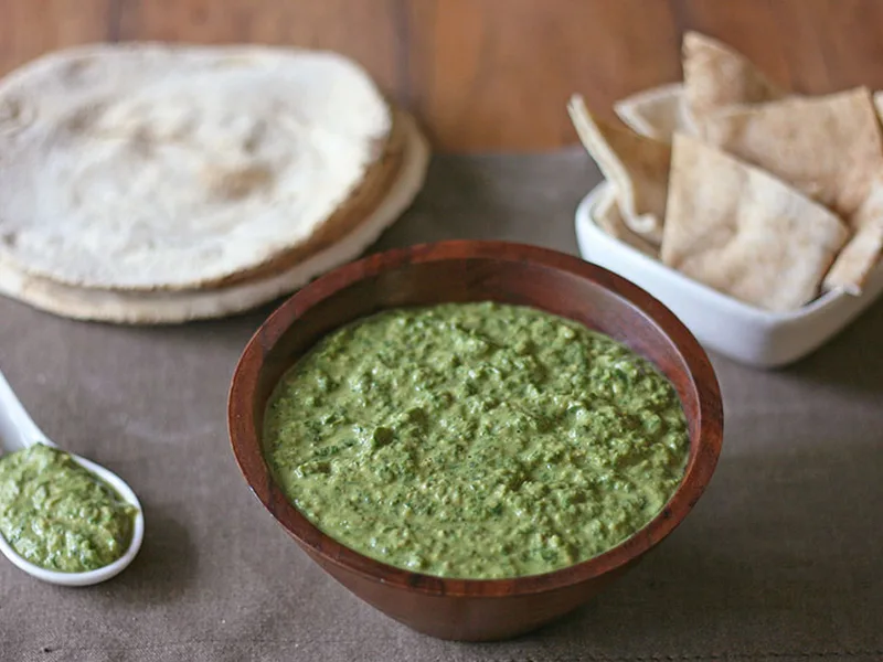 Roasted Garlic Spinach Hummus Recipe