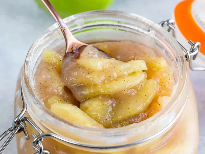 Homemade Apple Pie Filling with Cinnamon and Nutmeg