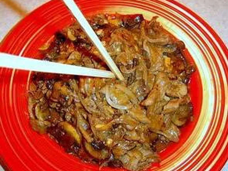 Sichuan Steak and Mushroom Stir-Fry with Chili Oil