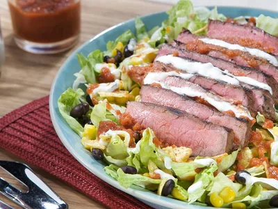 Grilled Top Round Ranch Salad with Salsa