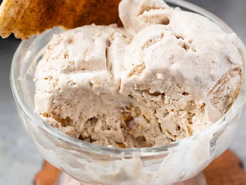 No Churn Churro Ice Cream with Cinnamon Sugar Crust