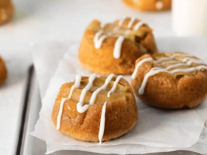Air Fryer Mini Apple Cakes with Cinnamon Glaze