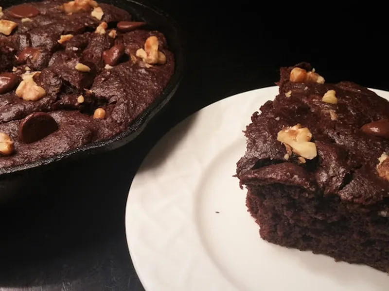 Low Carb Skillet Brownie with Almond Flour and Erythritol