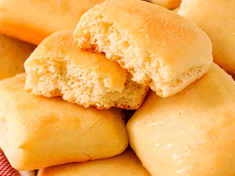 Texas Roadhouse Copycat Rolls: Soft Buttery Dinner