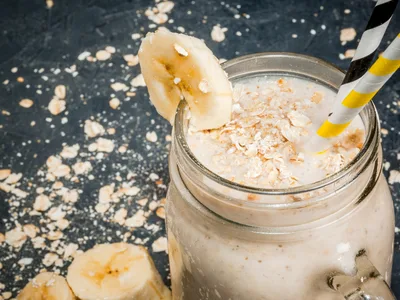 Cinnamon Roll Protein Smoothie Recipe