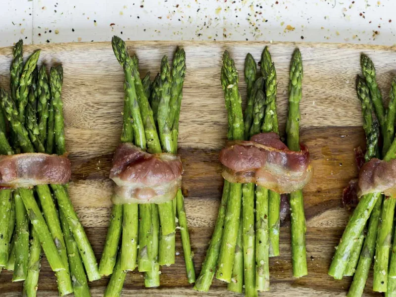Bacon-Wrapped Asparagus Bundles