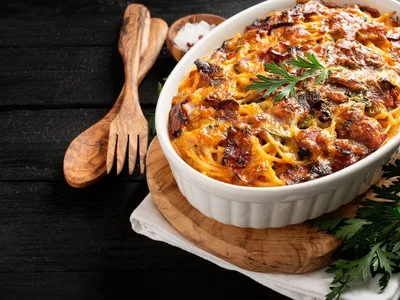 Baked Spaghetti Casserole with Meat Sauce