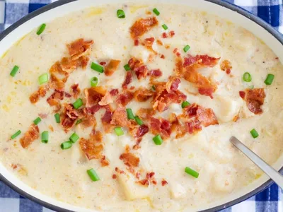 Slow Cooker Loaded Potato Soup with Bacon and Cheddar