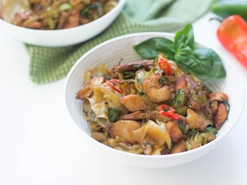 Thai Minced Pork Herb Salad in Lettuce Cups (Laab Moo)