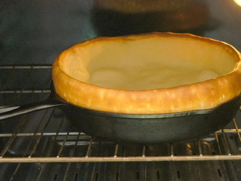 Van Gelder Dutch Baby Pancake with Fresh Fruit